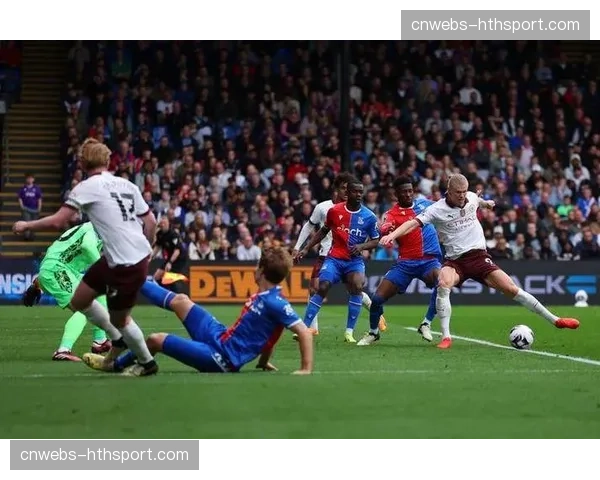 水晶宫主场迎战狼队，亨德森萨尔领衔首发阵容